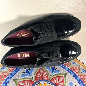 Munro Veranda Women's Sz 9 M Black Suede Patent Leather Comfy Made in USA